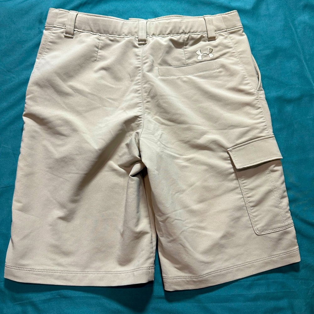 Under Armour Boys Youth Large Khaki Nylon/Polyester/Elastane Shorts.